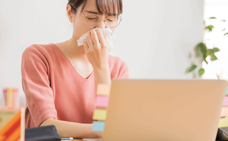 慢性鼻炎の女性