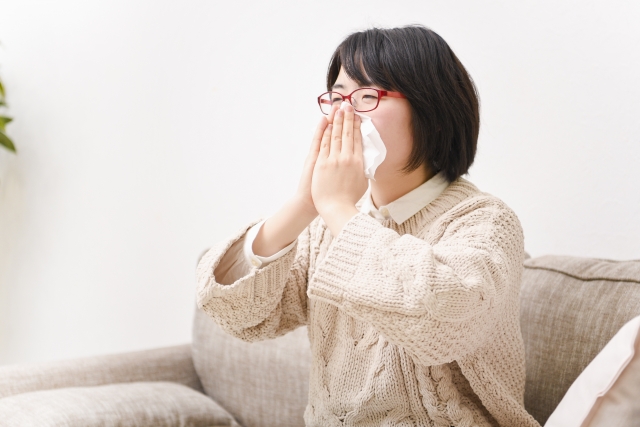 鼻づまりの女性